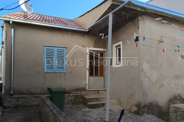 Haus, 100 m2, Verkauf, Solin - Ninčevići