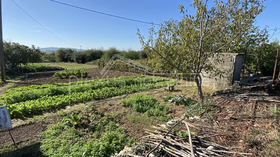 Terreno, 1088 m2, Vendita, Kaštel Sućurac