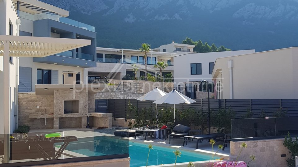 House, 226 m2, For Sale, Makarska