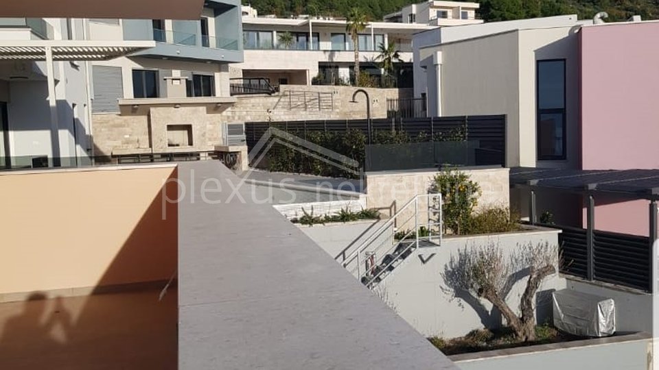 House, 226 m2, For Sale, Makarska