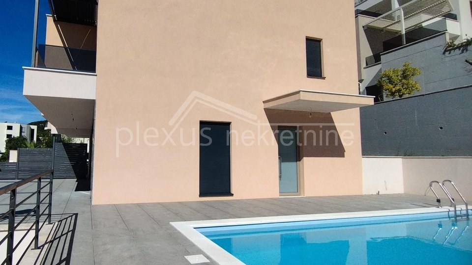 House, 226 m2, For Sale, Makarska