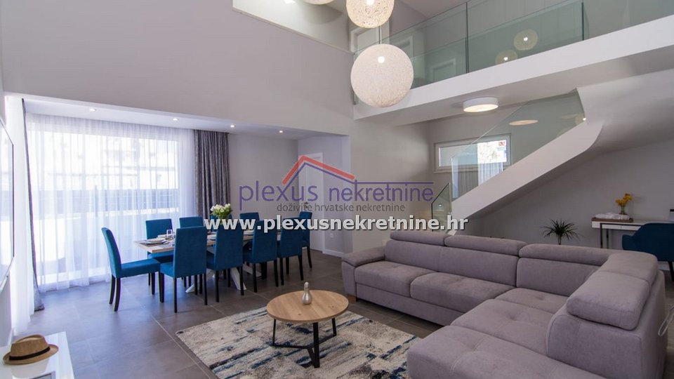House, 202 m2, For Sale, Kaštel Kambelovac