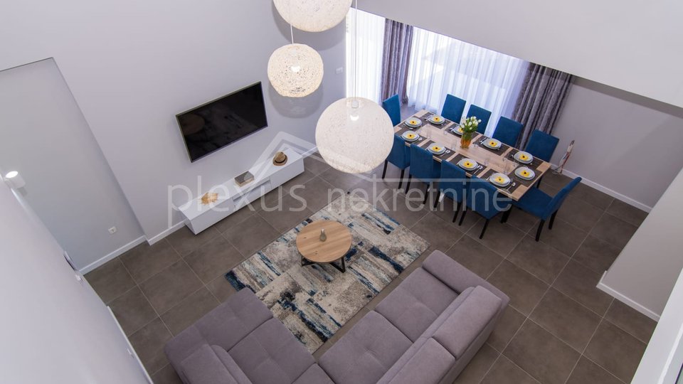 House, 202 m2, For Sale, Kaštel Kambelovac