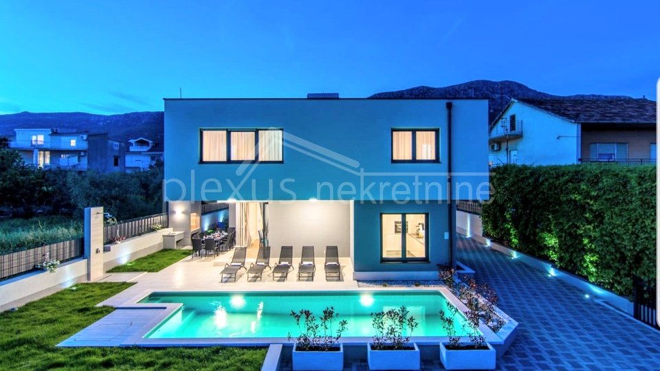 House, 202 m2, For Sale, Kaštel Kambelovac
